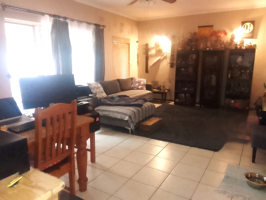 3 Bedroom Property for Sale in Geelhoutpark North West